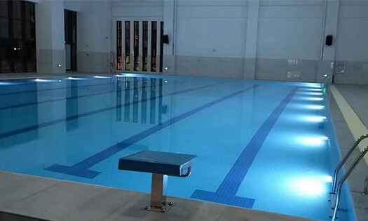 室內(nèi)游泳池