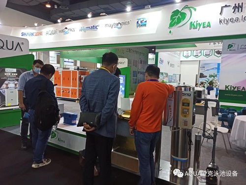 客戶在咨詢愛(ài)克工作人員 客戶在咨詢愛(ài)克工作人員