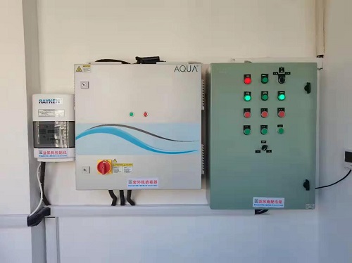 愛克過濾砂缸、循環(huán)水泵、中壓紫外線等泳池處理設備