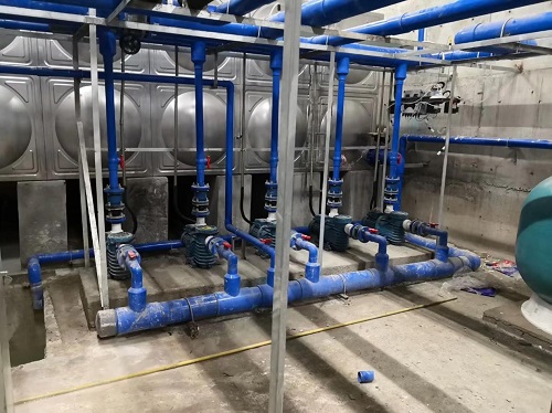 天府三中泳池設(shè)備機(jī)房