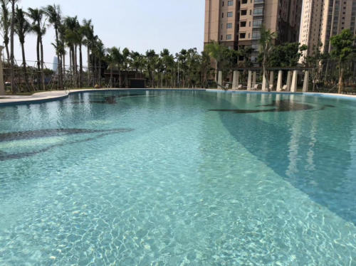 博亞茲瀾鉑灣小區(qū)的室外游泳池采用愛克泳池設(shè)備