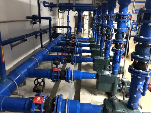 博亞茲瀾鉑灣小區(qū)的室外游泳池采用愛克泳池設(shè)備