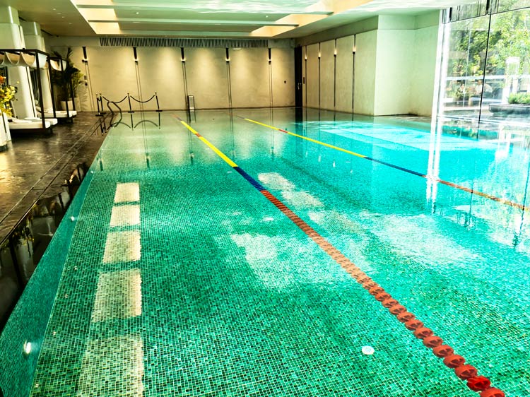 鄭州泳池設(shè)備